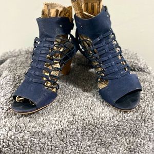 Vince Camuto Evel Caged Wooden Stacked Heel Sandal Navy Blue Size 10